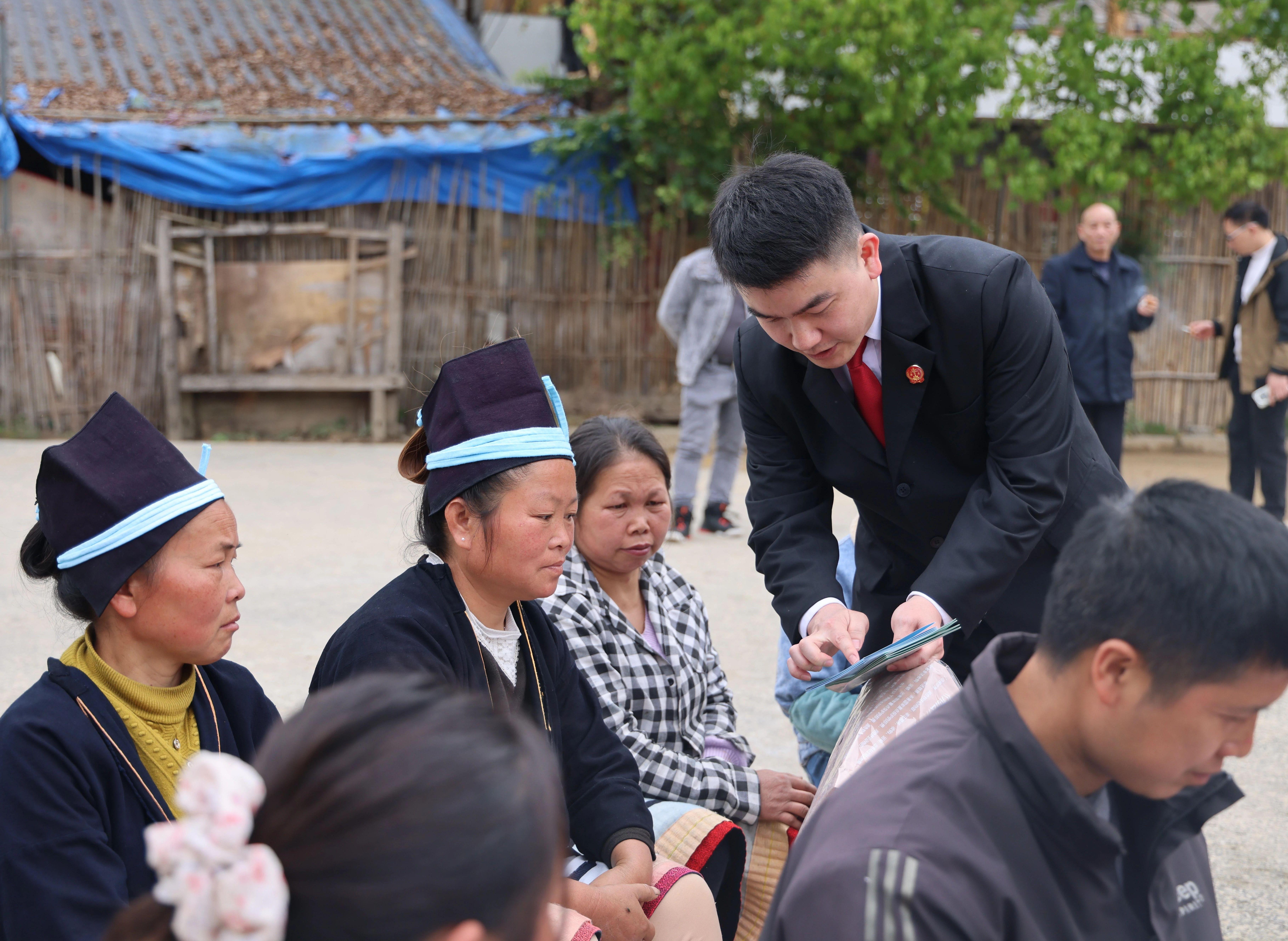 黔南多地法院開展普法宣傳活動 共筑野生鳥類保護(hù)法治防線